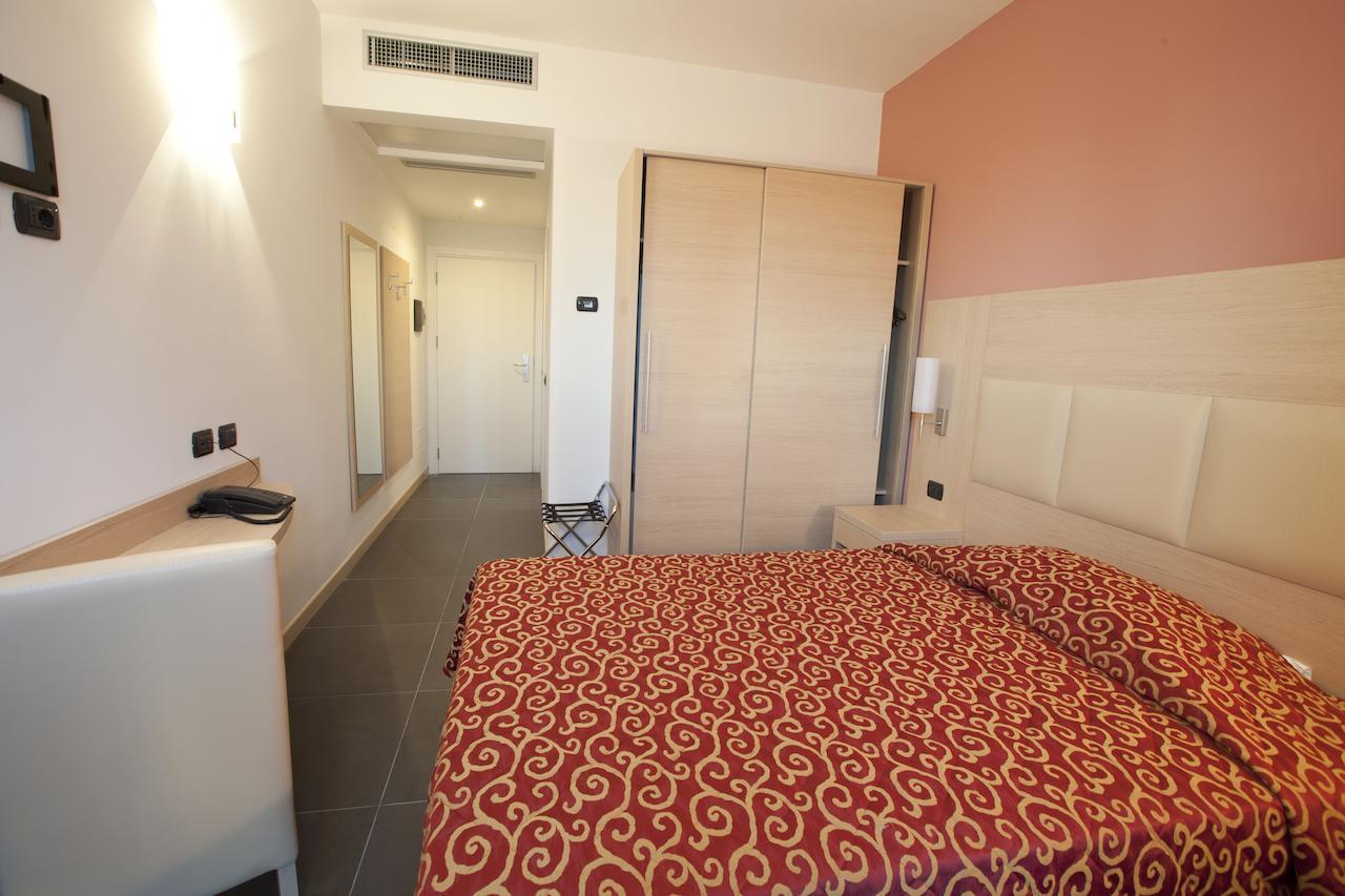 Hotel Eridano Sannazzaro de' Burgondi Quarto foto